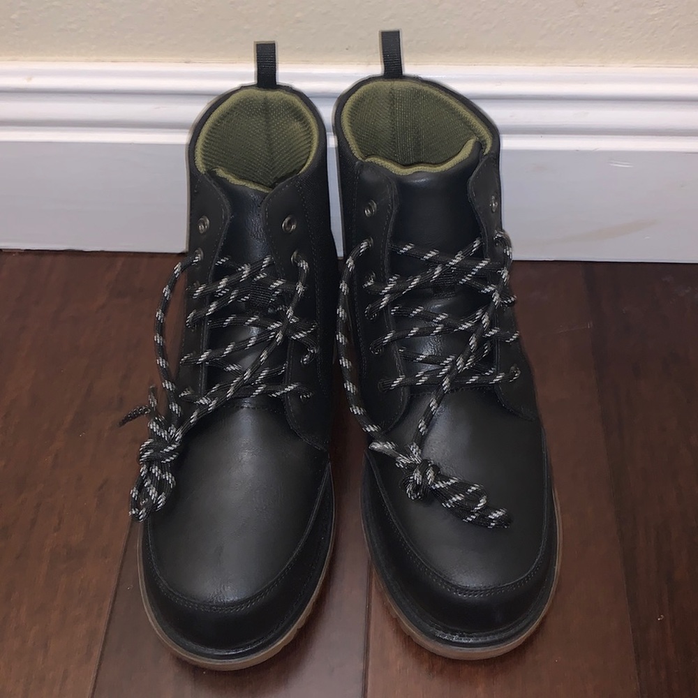 Wonder Nation Boys Size 4 Tucker Lace Up Boots Memory Foam Black and Green